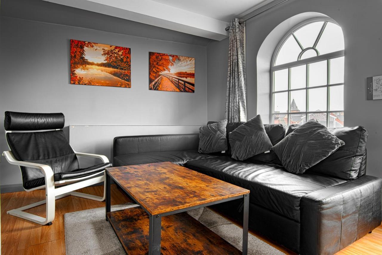 Ferienwohnung The Glyndwr - Berwyn House Wrexham Exterior foto